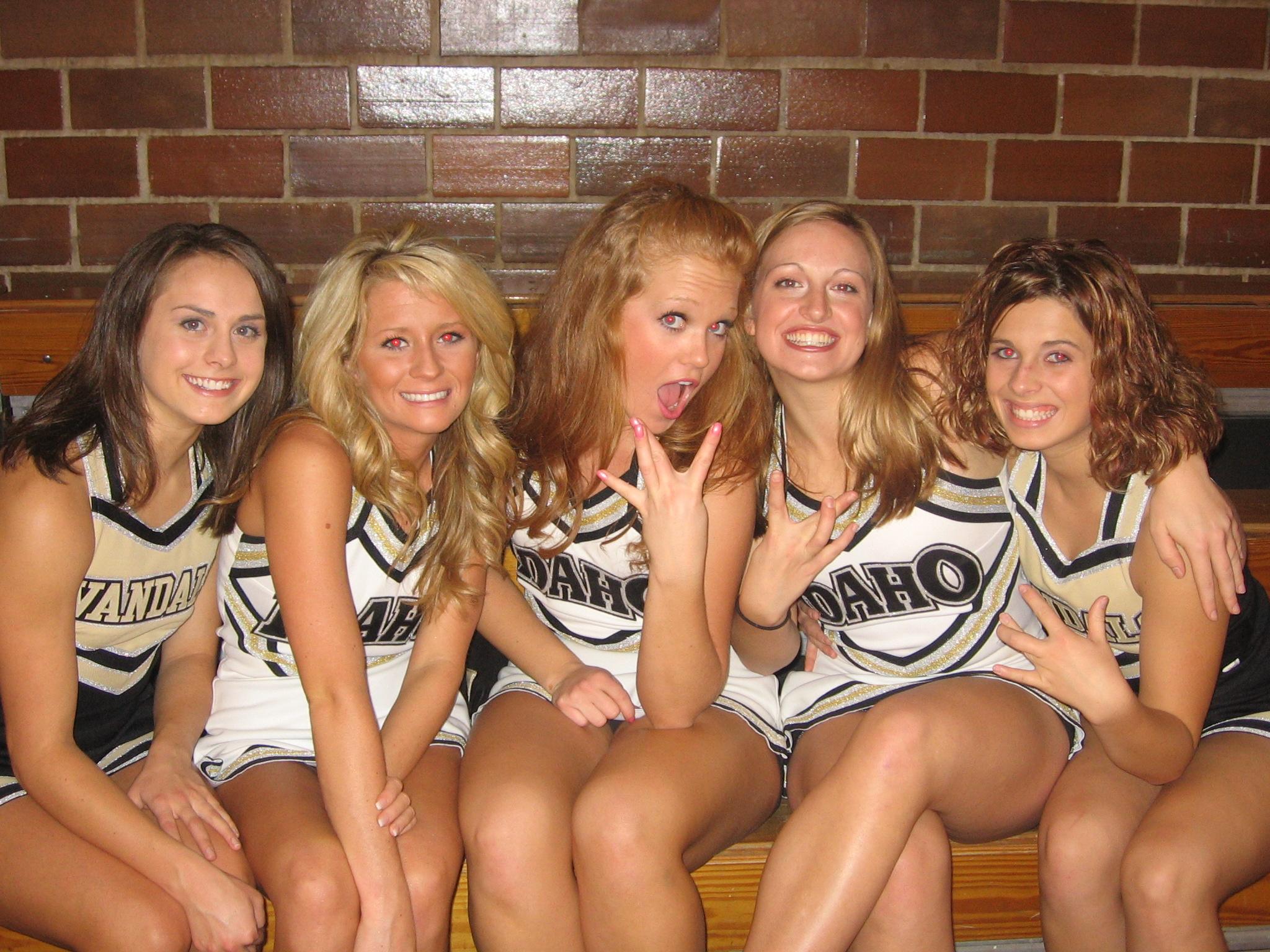 University of Idaho Cheerleaders - UIdaho_DanielleLynseeJaimeEliseLaChelle 